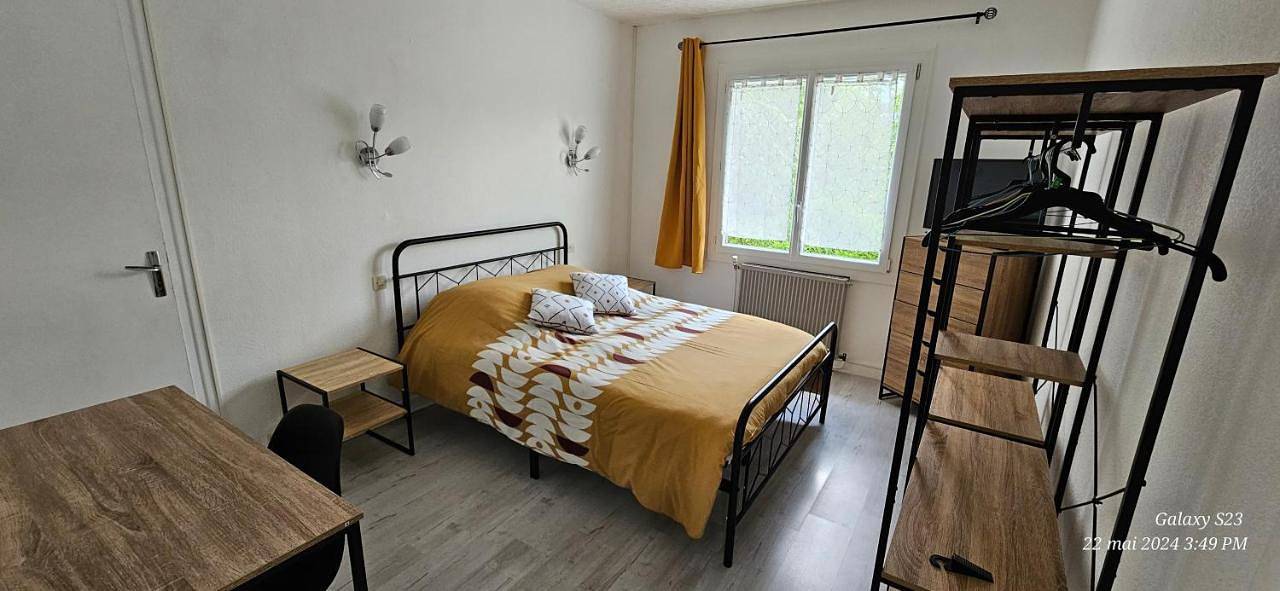 Three-Bedroom House in Coulanges-sur-Yonne, Région d'Auxerre