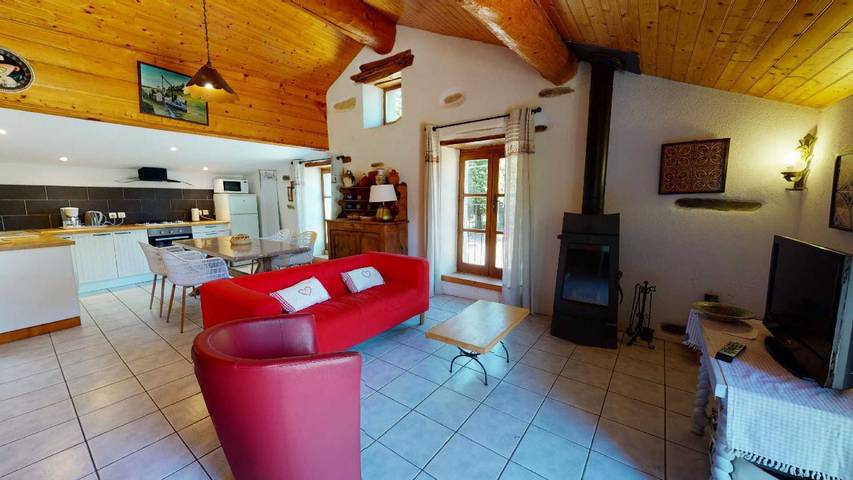 Gîte pour 4 personnes, avec terrasse, animaux acceptés à Les Martys - 3