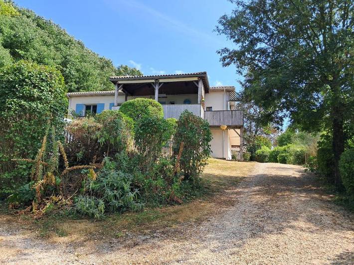 Maison d’hôte pour 4 personnes, avec piscine et vue ainsi que jardin et terrasse à Monflanquin - 2
