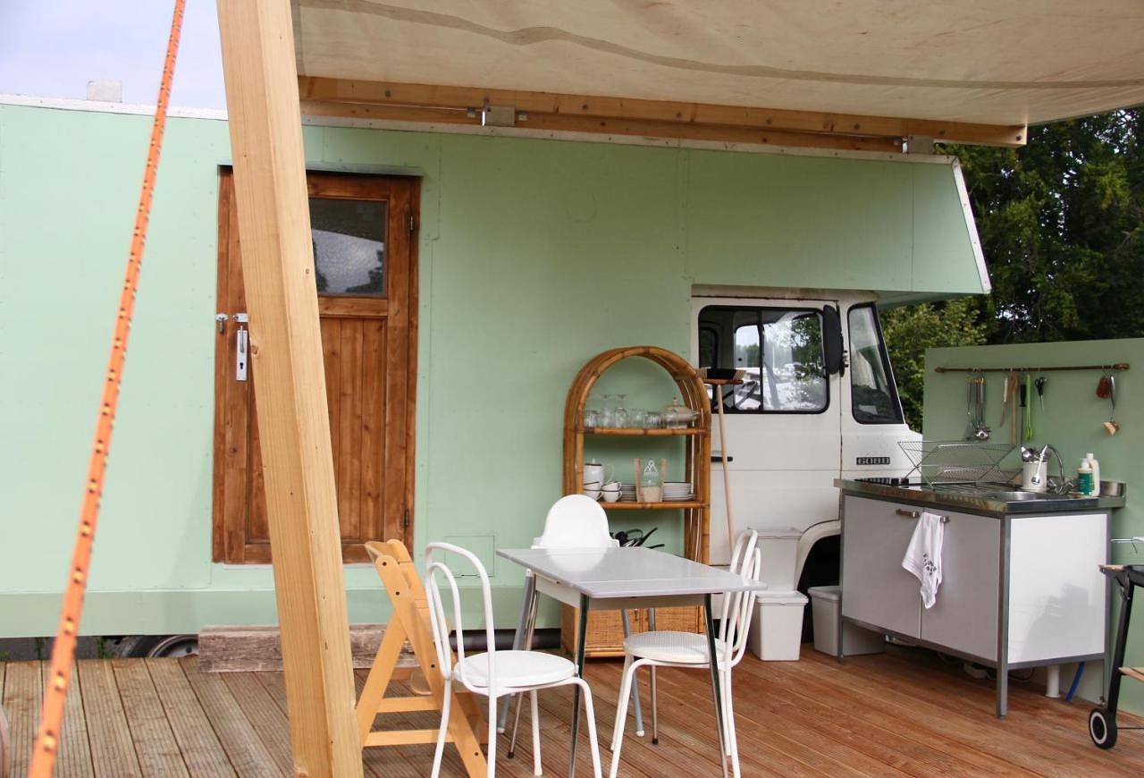 Marilyn - Glamping im Mercedes Düdo auf Camping Seeblick in Neustadt in Holstein, Ostholstein