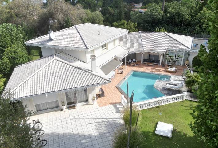 Gîte pour 2 personnes, avec Jardin et Piscine en Gironde