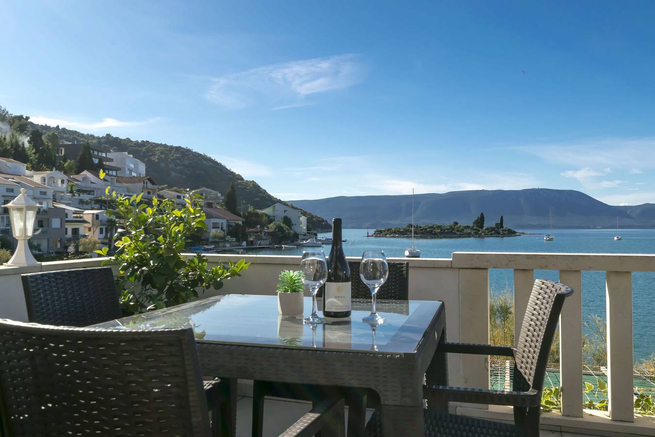 Ganze Wohnung, Apartments Beach house Blace in Blace, Dubrovnik-Neretva