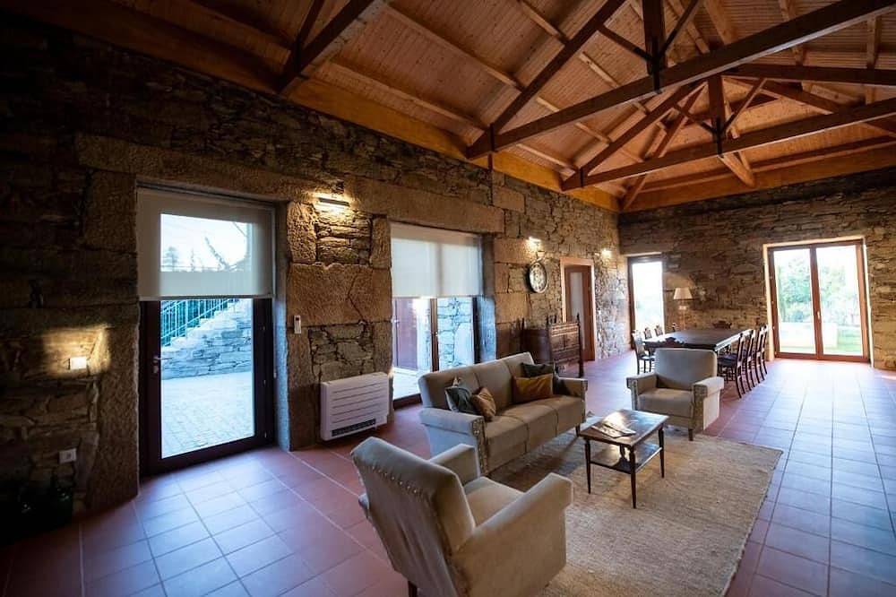 Old house restored in Douro, 5 km from Vila Real. Comfort and tranquility., foto 9