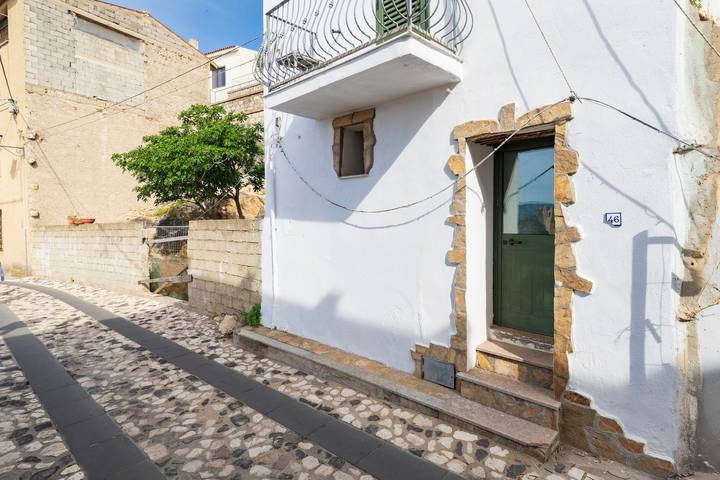 Sergio House Seaview Holiday Home with Sea View, Wi-Fi & Air Conditioning in Flumini, Posada