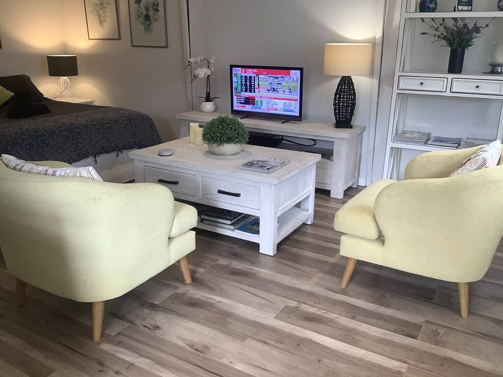 Private haustierfreundliche Selbstversorger-Unterkunft inmitten eines schönen Gartens in Melbourne, Mornington Peninsula