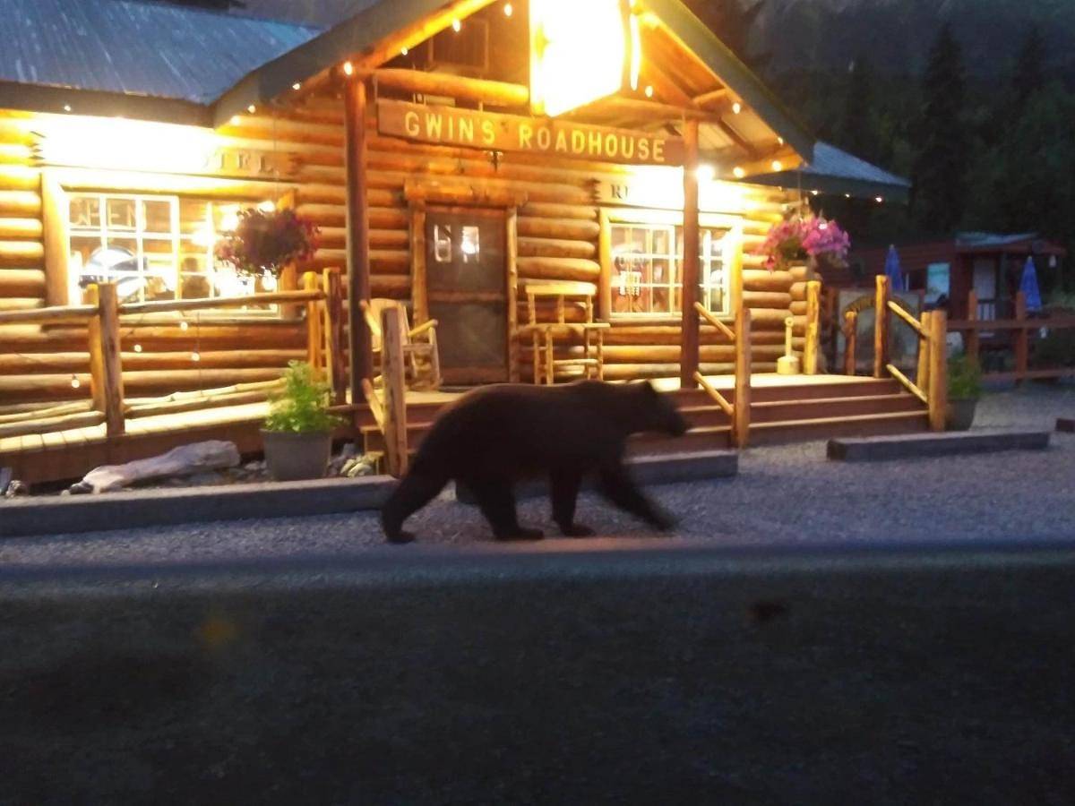 Gwin's Lodge & Roadhouse in Cooper Landing, Kenai Fjords National Park
