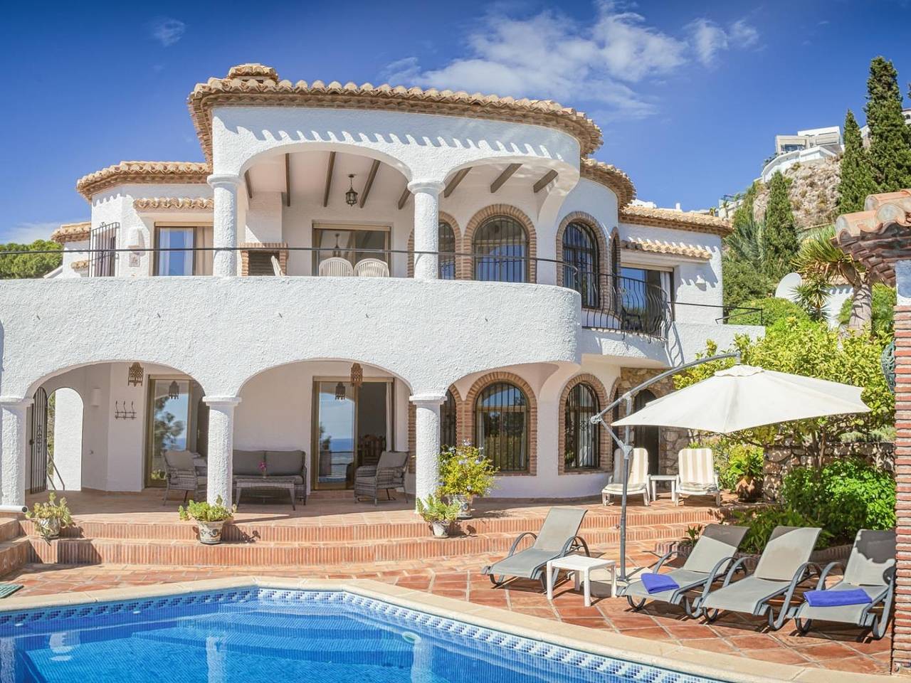 Andalusische Villa mit privatem Pool und Meerblick in Monte de los Almendros, Salobreña