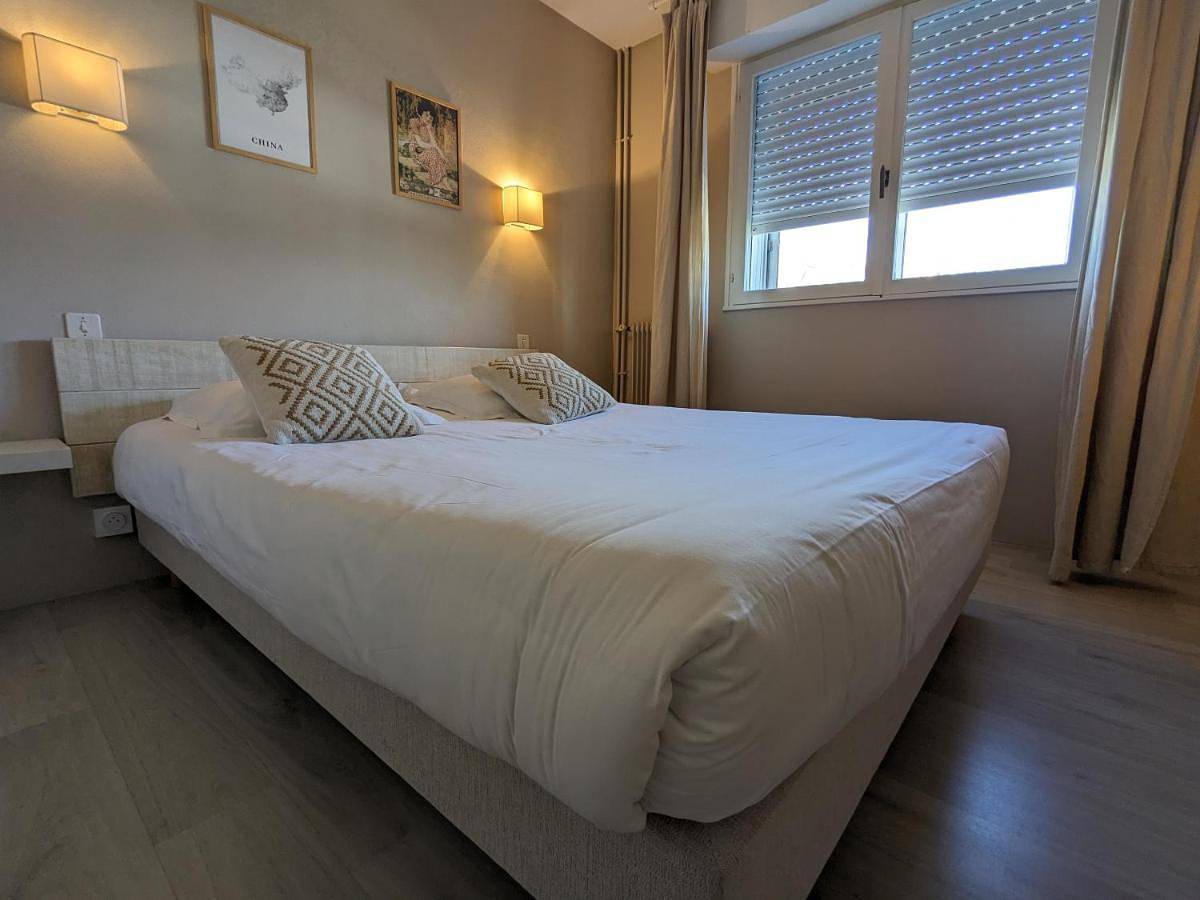 Double Room with Garden View in Lanester, Côte des Mégalithes