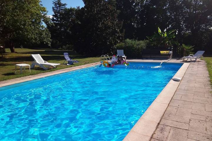 Gîte pour 5 personnes, avec jardin et piscine à Vire-sur-Lot