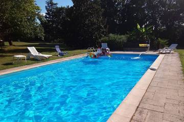 Cottage pour 5 personnes, avec piscine et jardin à Vire-sur-Lot