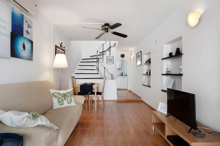 Ganze Wohnung, "Casa Gofio" Apartment nur 150 m vom Strand entfernt mit Meerblick, Klimaanlage und Wlan in Puerto del Carmen, Tías