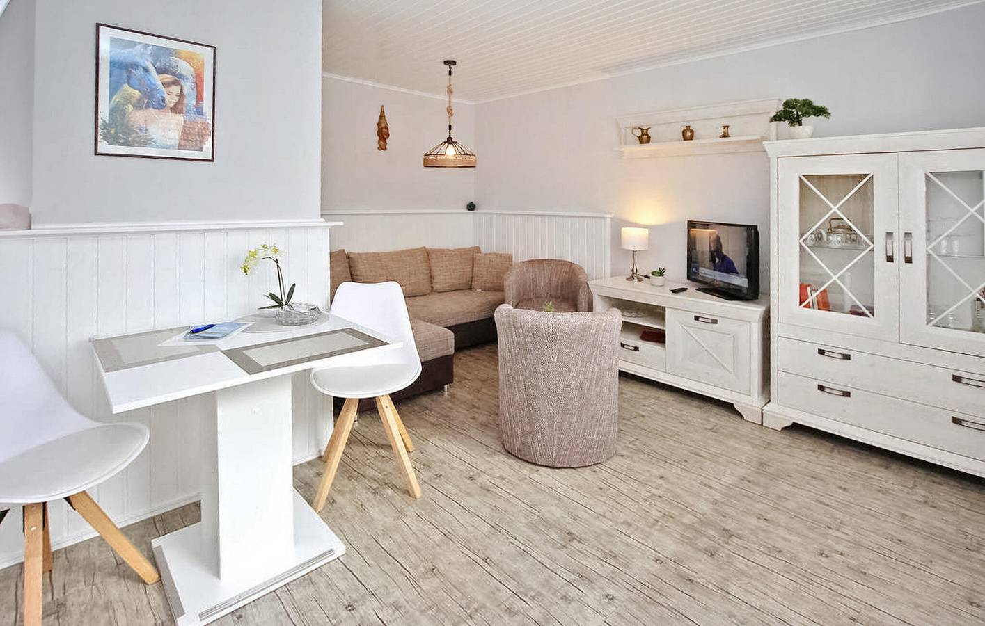 Appartement de vacances entier, Appartement en bord de mer avec parking et terrasse in Waren, Lac Müritz