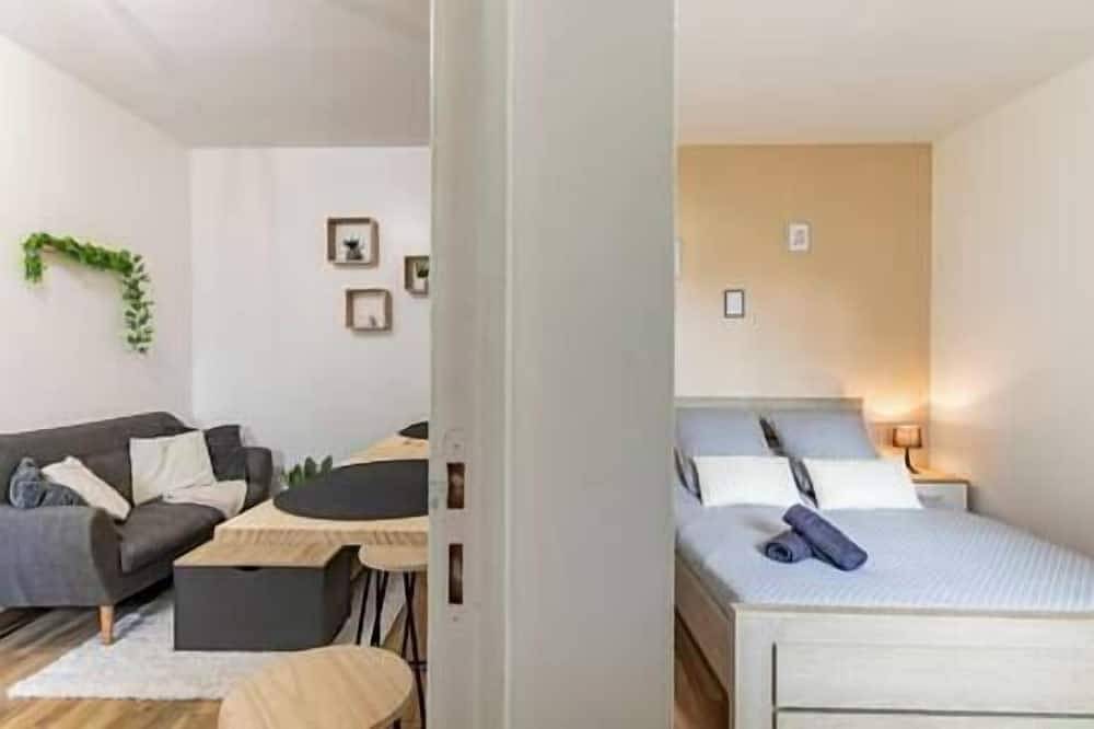 Entire apartment, Le Nid-Lormont : Your getaway in Lormont, Bordeaux region