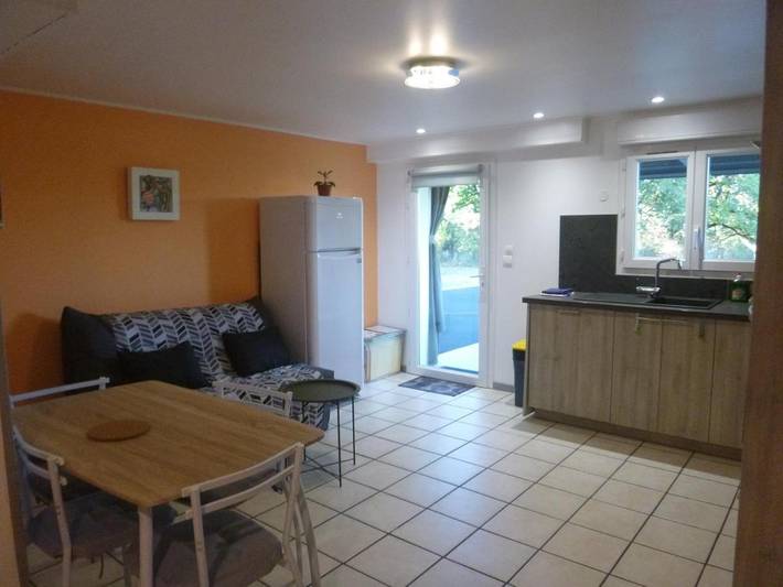 Location de vacances pour 4 personnes, avec vue ainsi que piscine et jardin, adapté aux familles à Lalbenque - 4