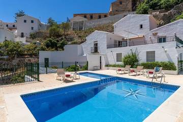 Casa rural para 6 personas, con jardín y balcón en Sierra de Tejeda Almijara y Alhama