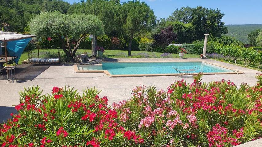 Appartement de vacances pour 2 personnes, avec Terrasse et Jardin ainsi que Piscine et Vue