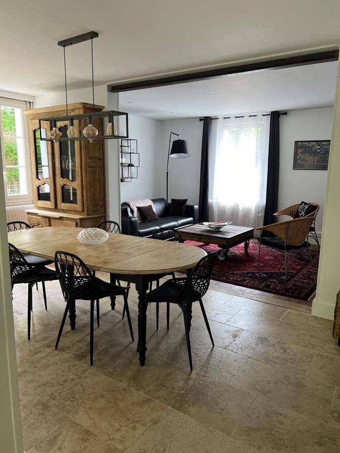Three-Bedroom House in Venarey-les-Laumes, Région de Montbard