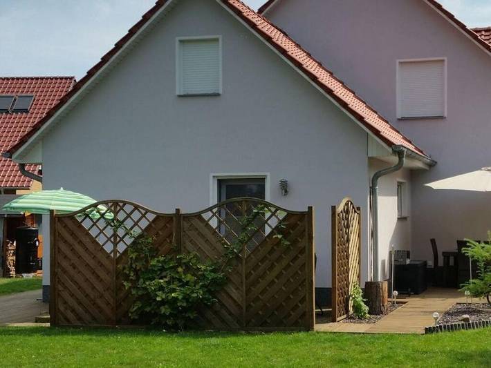 Ferienhaus für 2 Personen, mit Terrasse und Garten in Klink