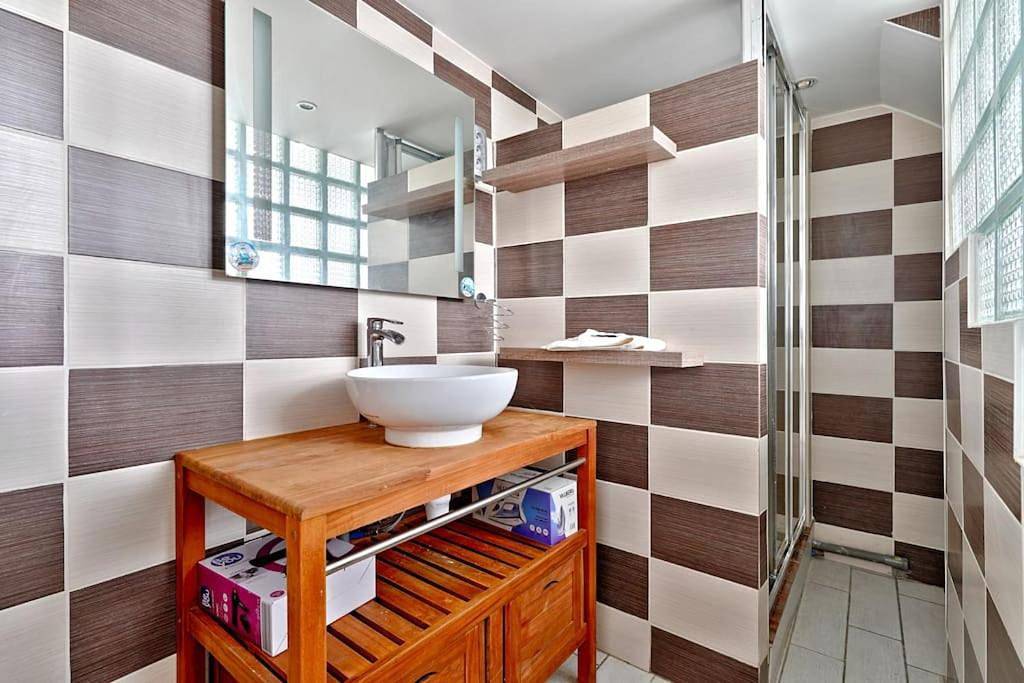 Appartement entier, One-Bedroom Apartment in Wissous, Essonne