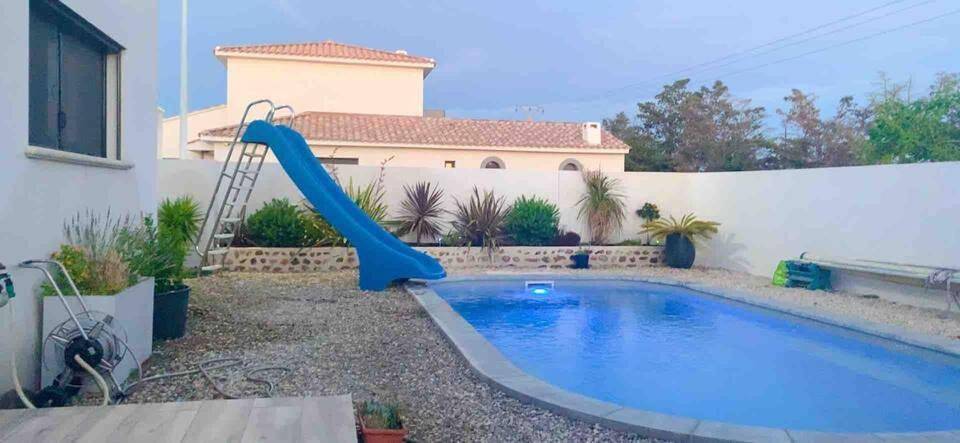 Villa pour 6 personnes, avec piscine ainsi que jacuzzi et jardin - 1