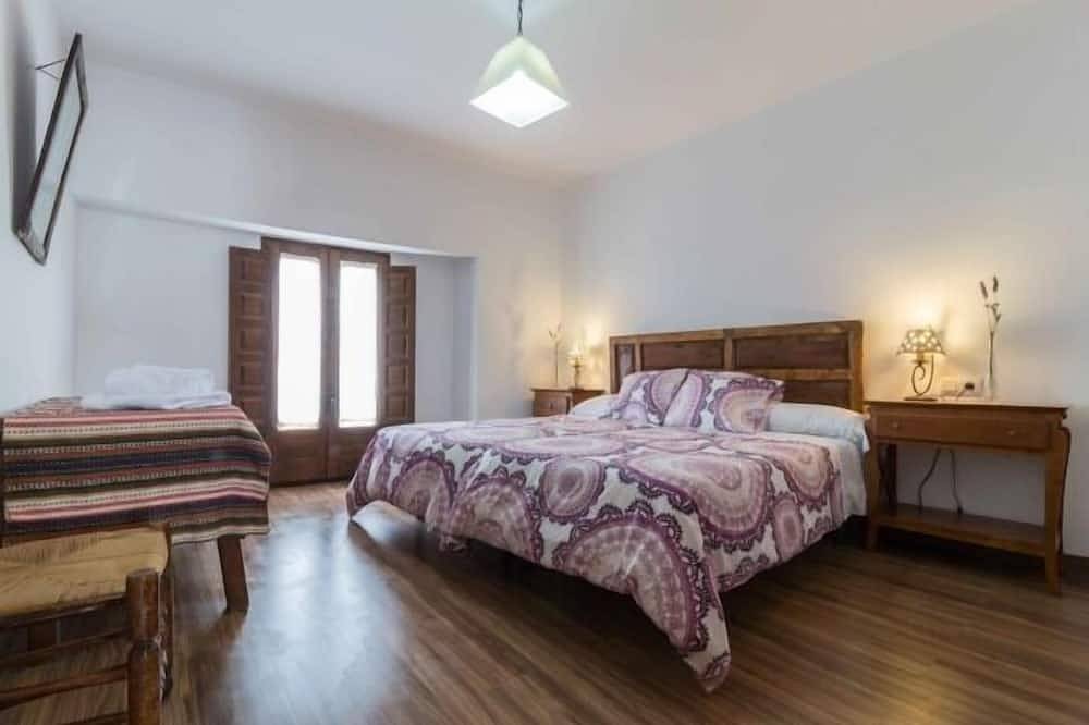 Cr El Charquillo Cándido for 2/4 persons in Alcaraz, Sierra de Alcaraz