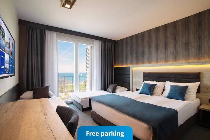 Hôtel pour 3 personnes, avec jardin ainsi que sauna et piscine, animaux acceptés