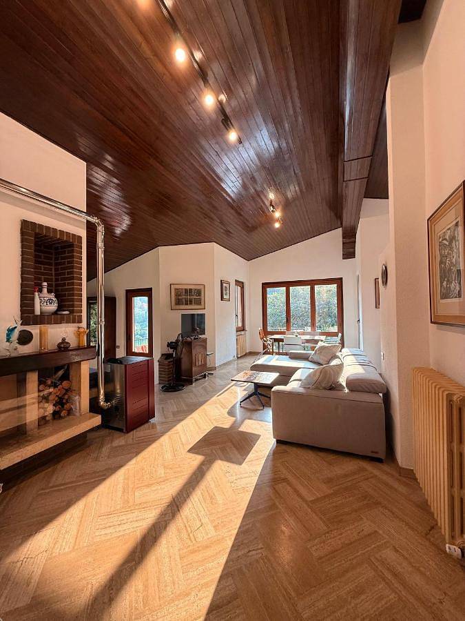 Ferienwohnung für 6 Personen, mit Balkon und Terrasse sowie Garten und Ausblick in Brusimpiano Gemeinde - 2