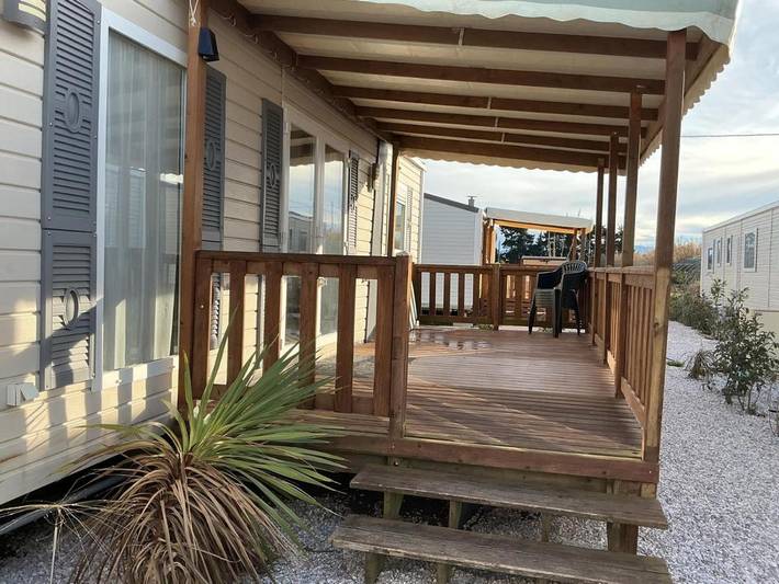 Camping pour 6 personnes, avec piscine et terrasse, animaux acceptés à Sainte-Marie-la-Mer - 2