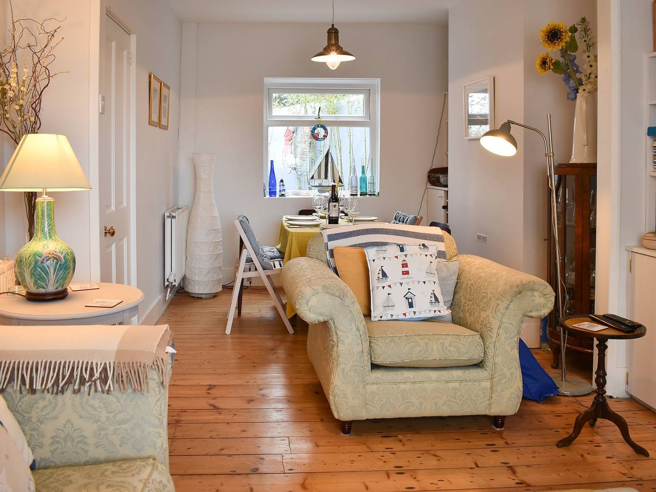 Blue Cottage in Botany Bay, Kent
