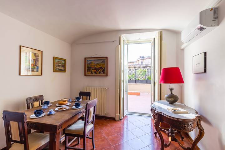 Gîte pour 5 personnes, avec terrasse à Naples