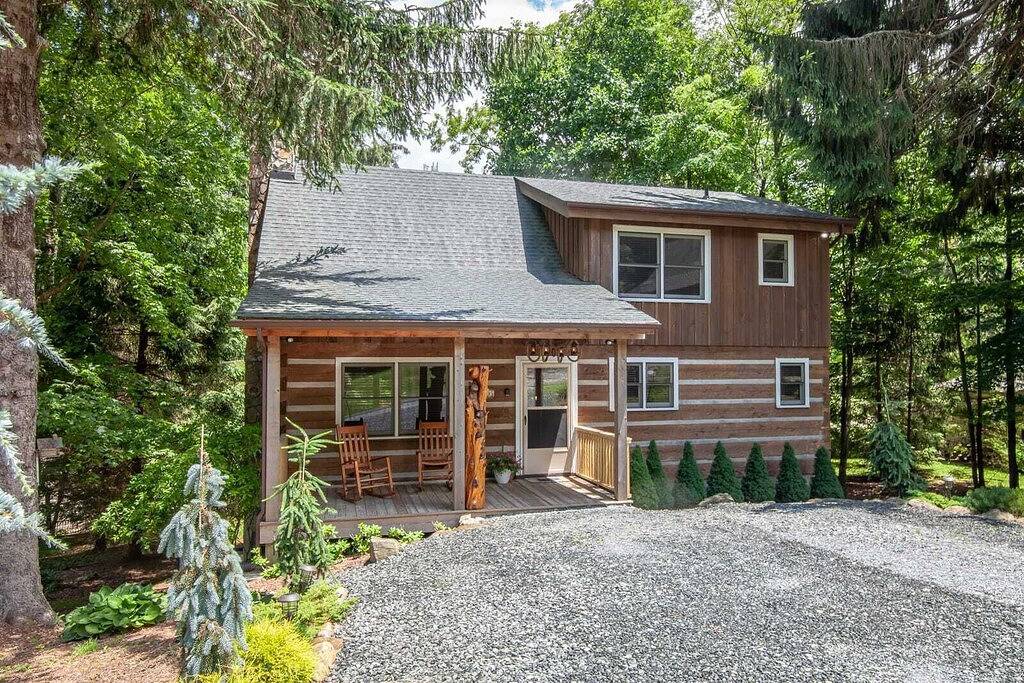 3Br Kabine, See- / Teichzugang, Whirlpool, Billardtisch, King Suite, Haustierfreundlich in Blue Ridge Parkway, Seven Devils