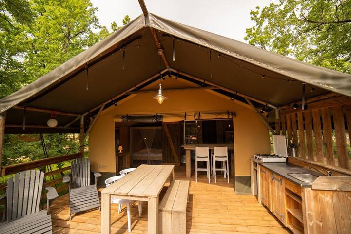 Tente pour 4 personnes, avec jardin et piscine ainsi que bassin pour enfant et vue dans le Tarn-et-Garonne - 3