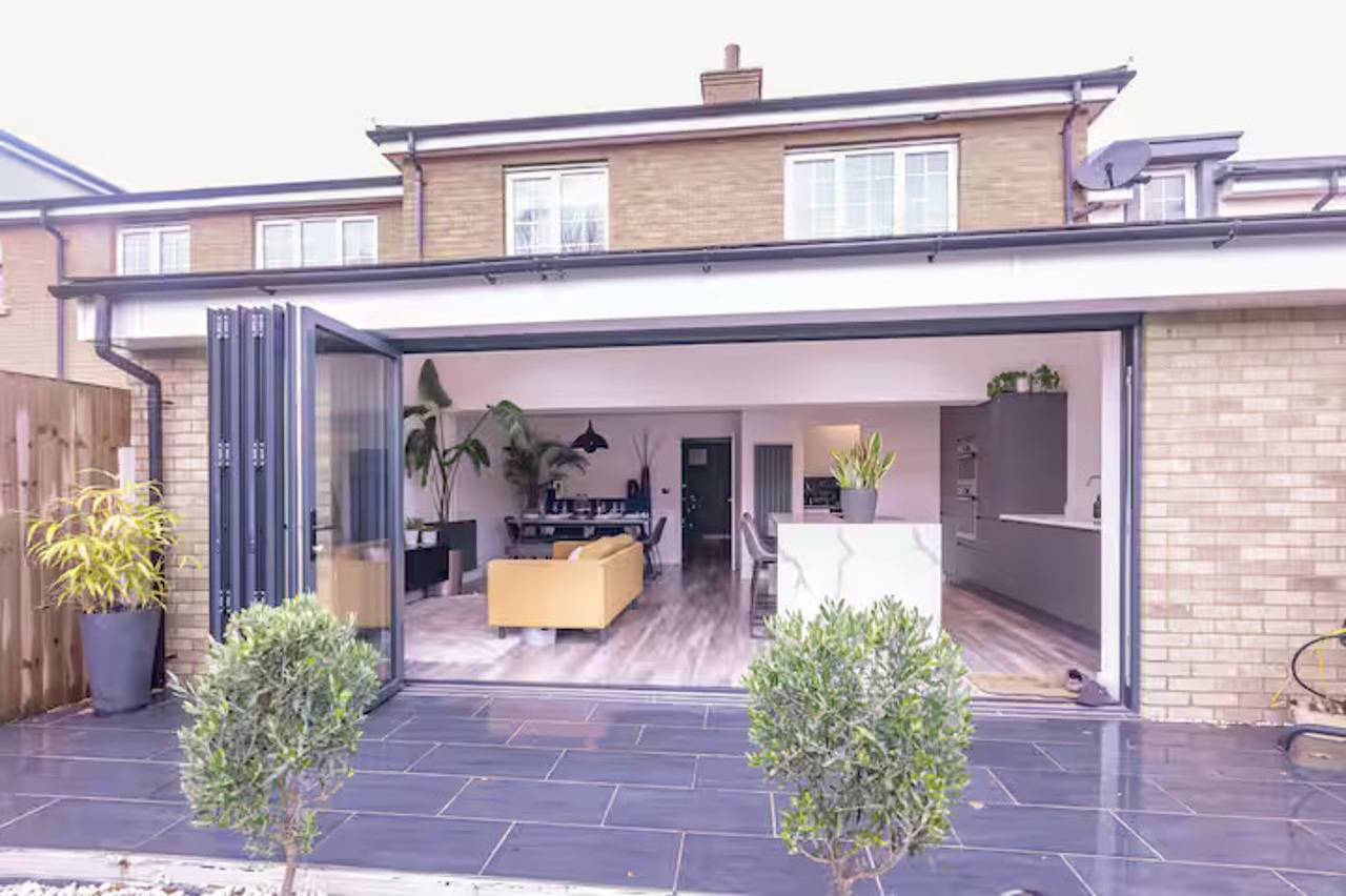 Comfortable 3 bedroom Home | Chelmsford | Sleeps 5 - Pass the Keys in Springfield (Chelmsford), Chelmsford