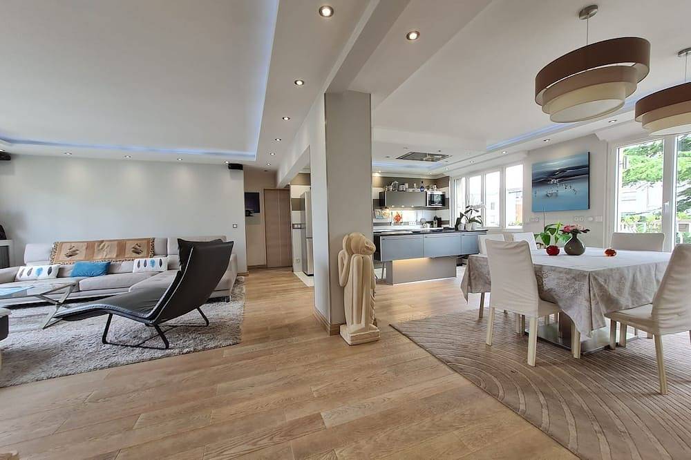 Entire apartment, Exceptional appartement to 10 mn from Champs Elysées in Neuilly-sur-Seine, Hauts-de-Seine