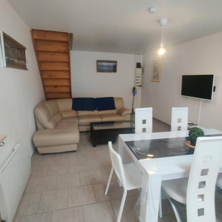 Gîte pour 6 personnes, avec jardin dans Corquilleroy