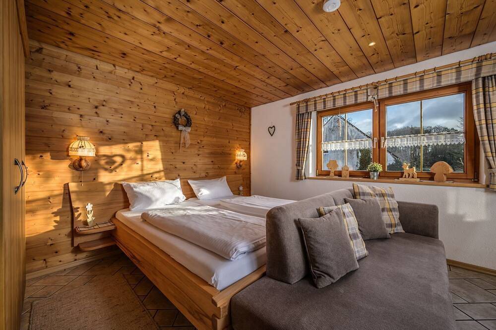 Ganze Wohnung, Ferienwohnung Kuni im Blockhäuserl - Heumanns Blockhäuser am Wald in Pottenstein, Frankenalb