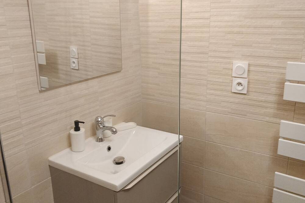 Appartement entier, Appartement 55m2 Perpignan proche centre ville et gare avec parking in Perpignan, Région de Perpignan