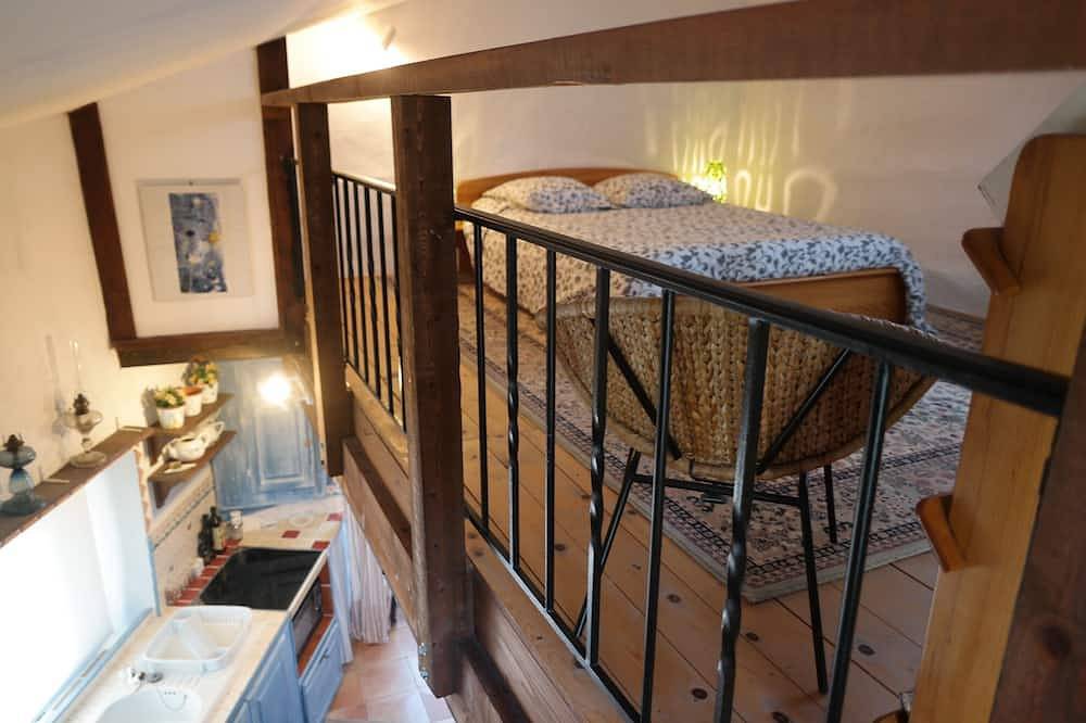 Apartamento entero, Au Pied du Château. Estudio en el corazón de la villa medieval de Gréolières. in Gréolières, Region de Cannes