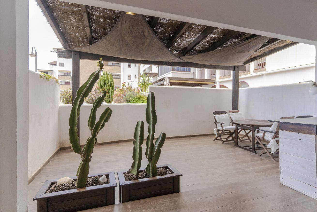 Apartamento entero, Rentitspain Terrazas del sol, Relax Piscina y Golf in Playa Granada, Motril
