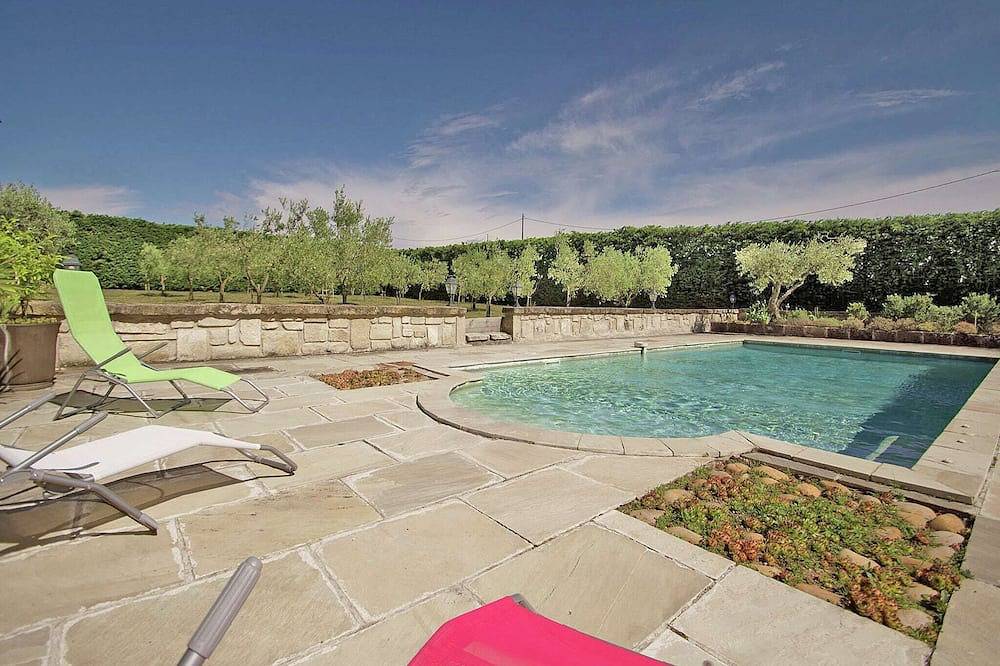 Holiday Home in Montfrin with Private Pool in Montfrin, Nimes region