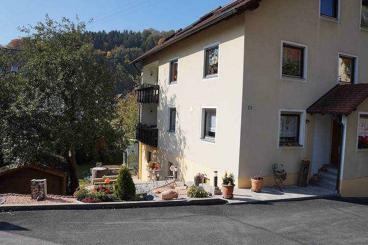 Ferienwohnung für 5 Personen, mit Balkon und Garten in Heiligenstadt