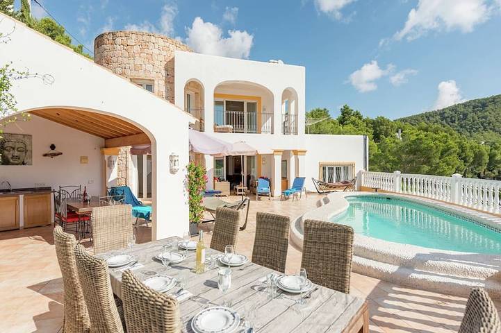 Villa für 10 Personen, mit Pool und Garten sowie Terrasse - 1