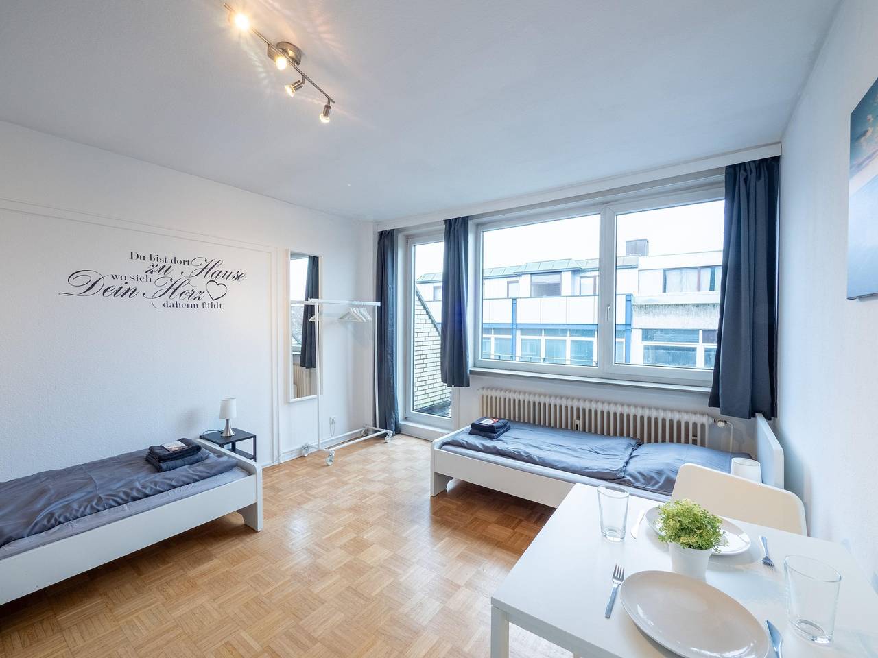 Ganze Ferienwohnung, Monteurwohnung für 6 Personen mit Wlan, Küche & Tv - Ahrensburg, Nähe Hamburg in Ahrensburg, Kreis Stormarn