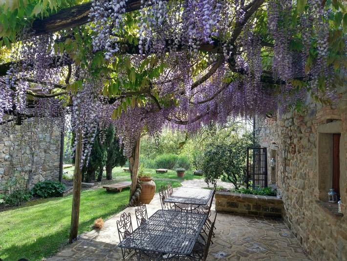 Agriturismo per 12 persone, con terrazza e giardino, con animali domestici in Umbertide