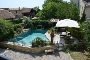 Agriturismo pour 12 personnes, avec jacuzzi et jardin à Aubussargues