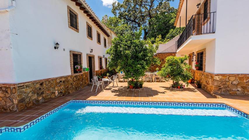 Casa rural para 14 personas, con balcón/terraza además de jacuzzi y piscina en Rute - 3