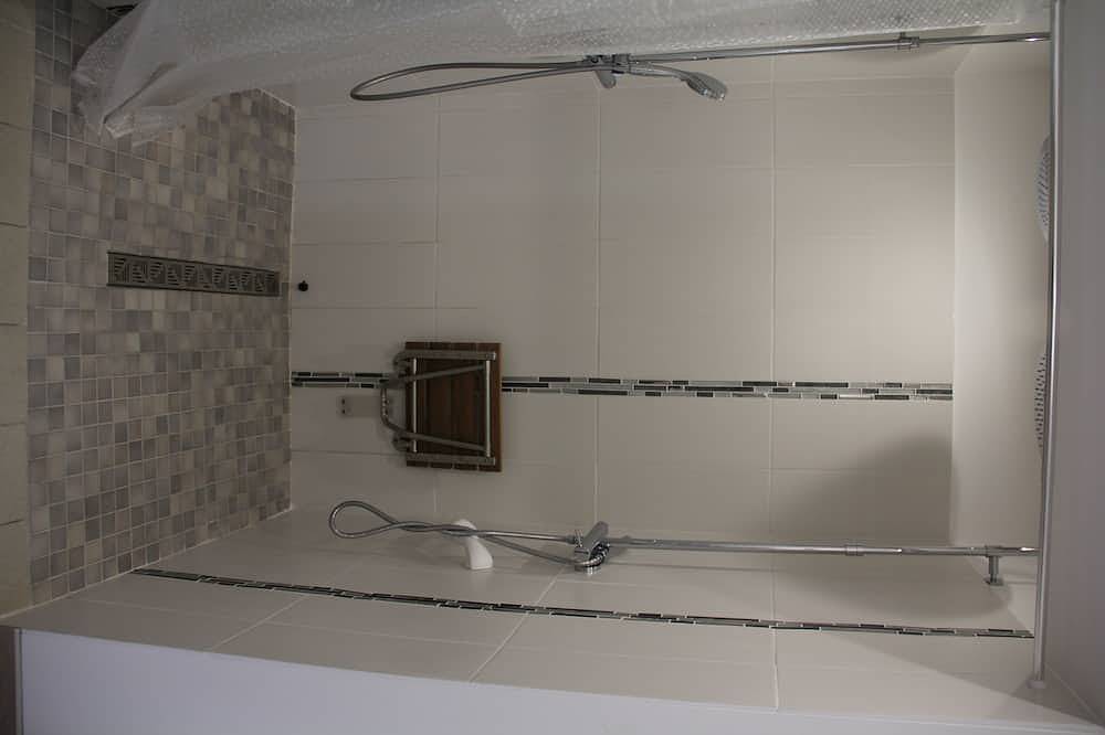 House \"Ile d'Aix\" adapted Pmr single center Rochefort in Rochefort, Rochefort region