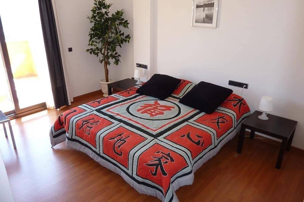 Entire apartment, Quiet, Luxury Apartment & High-Speed Wifi in Platja Grifeu, Upper Empordà