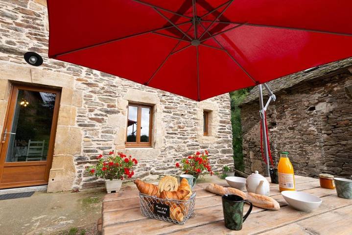 Location de vacances pour 6 personnes, avec terrasse dans Cubières - 4