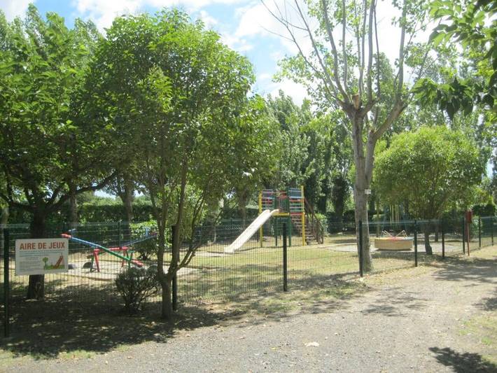 Location de vacances pour 4 personnes, avec piscine, animaux acceptés à Montblanc - 2